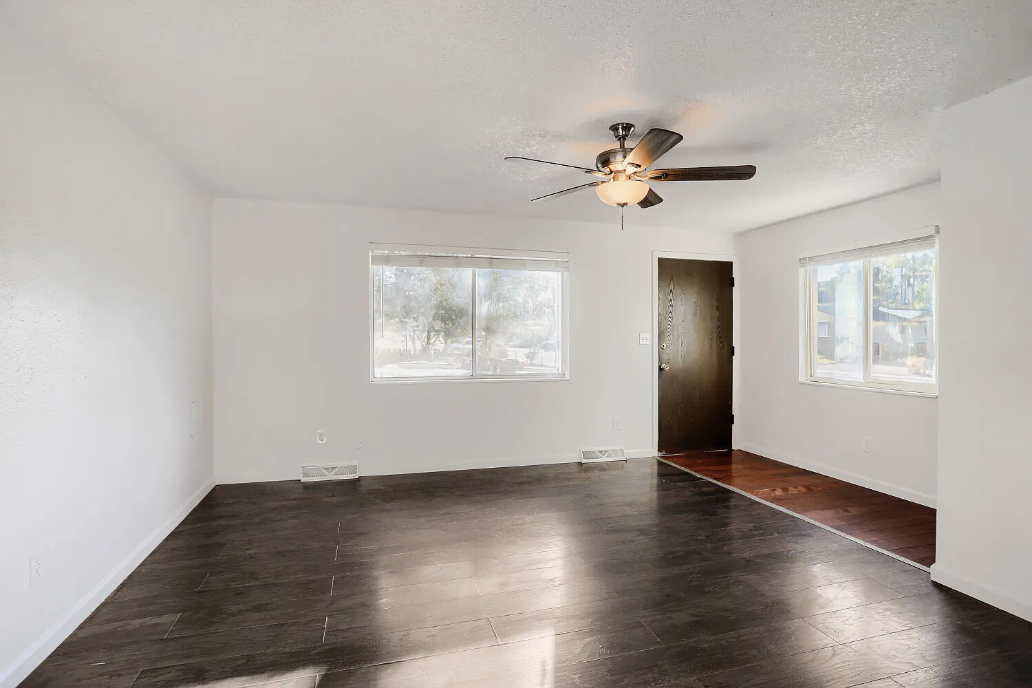 2 bed, 1008 sqft, $1,900 — Photo 2