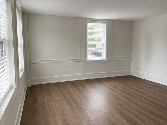 4th image of 5 Shaker Rd #2