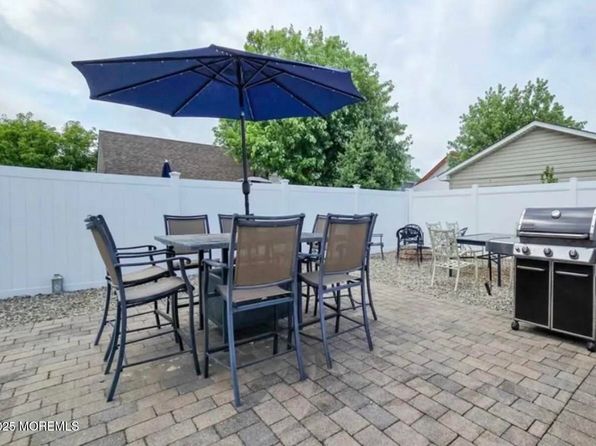 101 Guyer Ave, Lavallette, NJ 08735