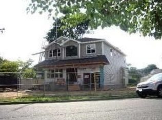 2672 Windsor Ave, Oceanside, NY 11572
