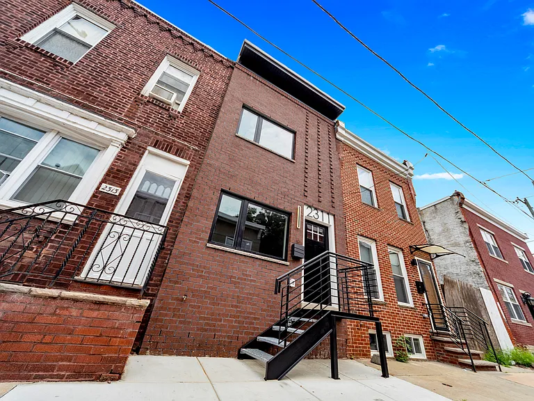 2311 Cross St — Photo 43