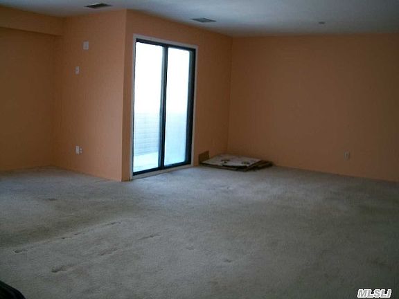 3rd image of 832 Woodland Ct