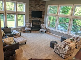 6707 NW 48th Ct, Johnston, IA 50131