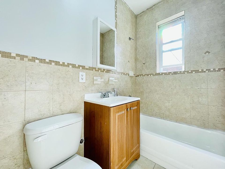 2nd image of 500A Baldwin Ave #47