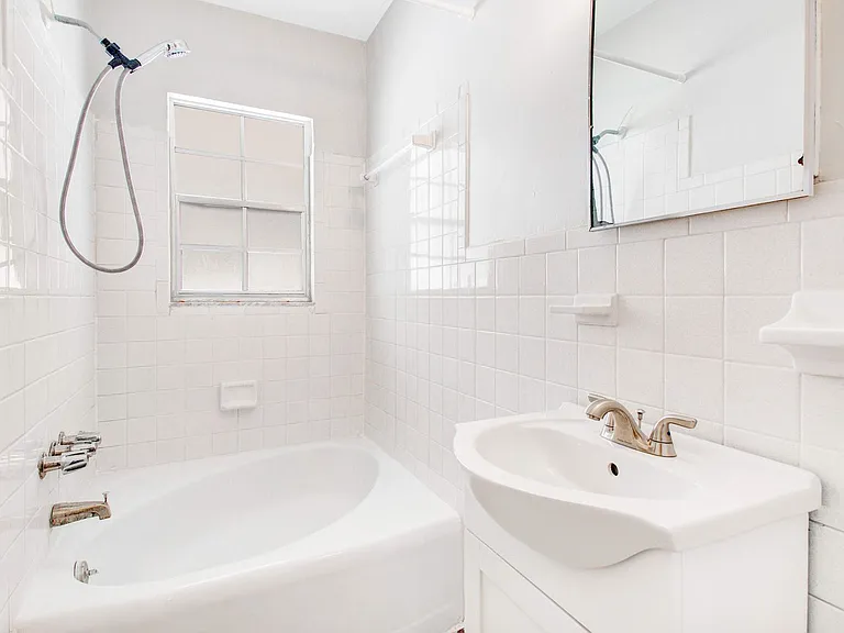 815 E Fort King St — Photo 47