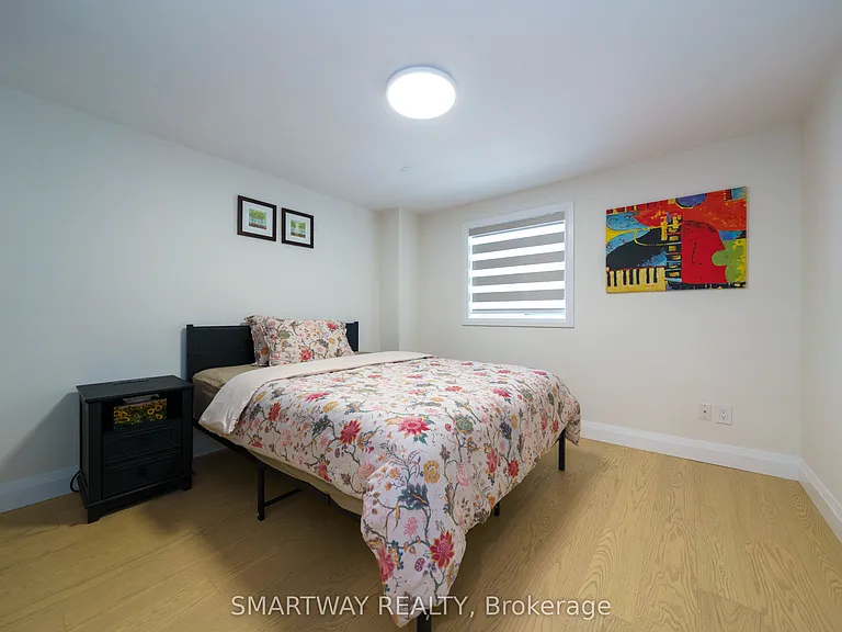 107 Campbell Cres — Photo 33