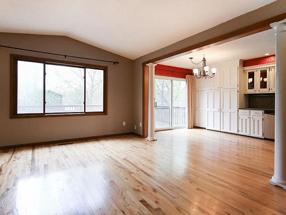 4th image of 6895 Chaparral Ln