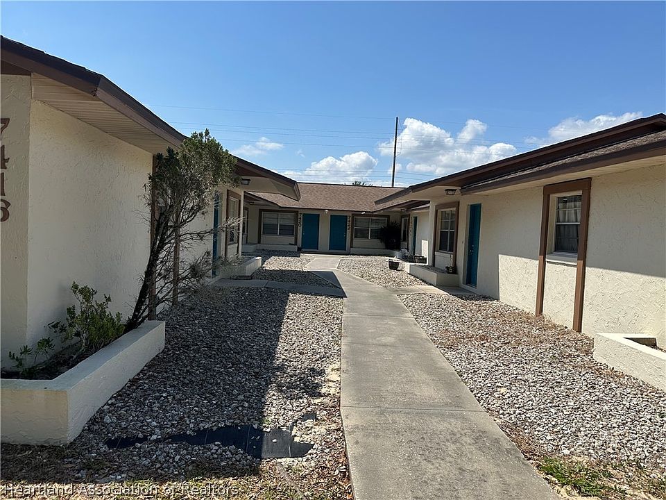 1st image of 7422 Valencia Rd