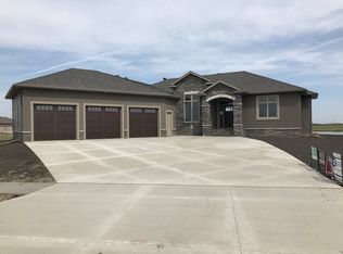 2509 N Pond Dr E, West Fargo, ND 58078