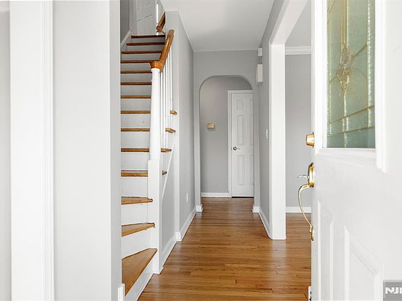 3rd image of 769 Cypress St