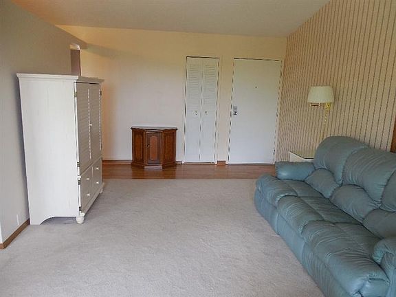 3rd image of 5221 S Eaglesnest Dr #58