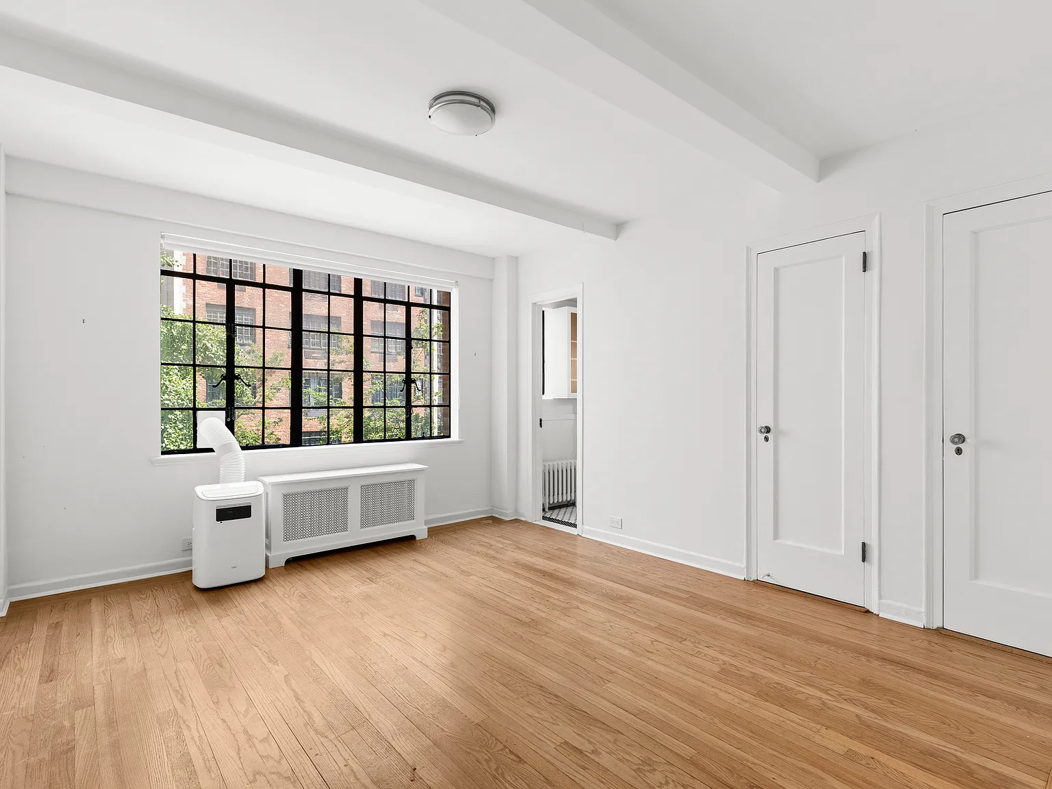 324 East 41st Street — Photo 3