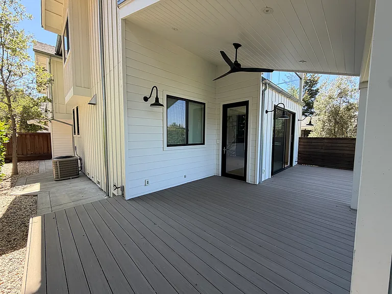 375 W Napa St #1 — Photo 16