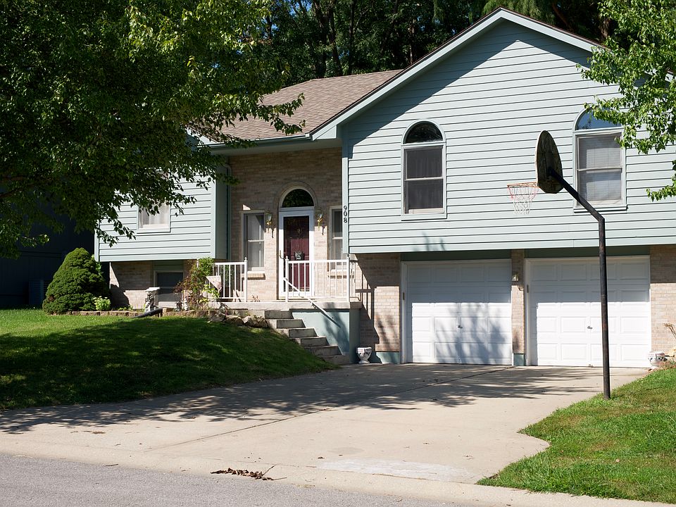 1st image of 908 SW Foxtail Dr