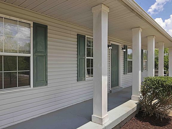 4th image of 1014 Deerfield Dr