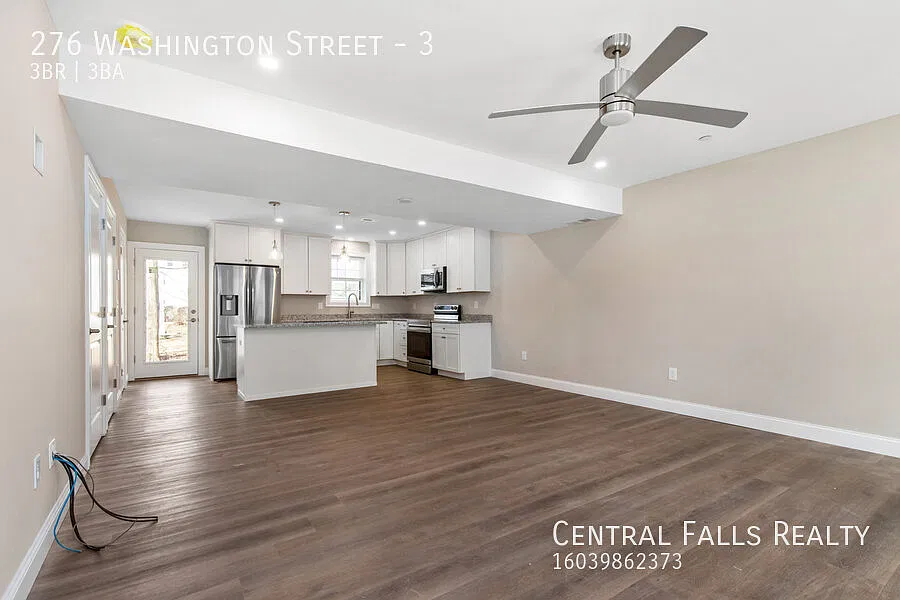 3BR! Walking distance to Downtown Dover — Photo 2