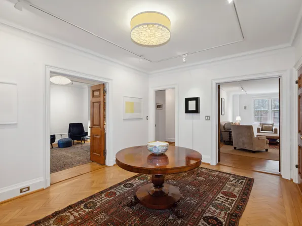 1220 Park Avenue 2C image 2 of 9