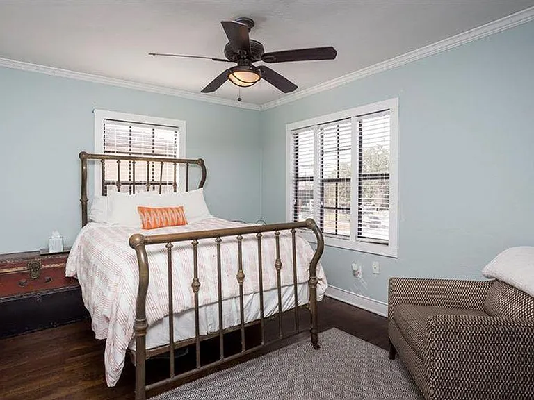 Guest bedroom 1