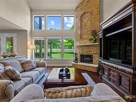 3rd image of 4523 Sansone Dr