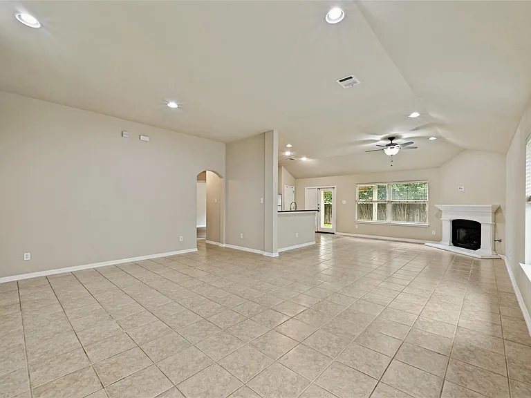 2717 Granite Creek Dr — Photo 4