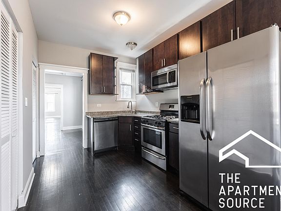 3rd image of 3020 W Fullerton Ave #2