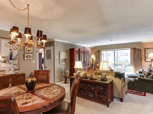 615 Pine Ridge Pl, Raleigh, NC 27609