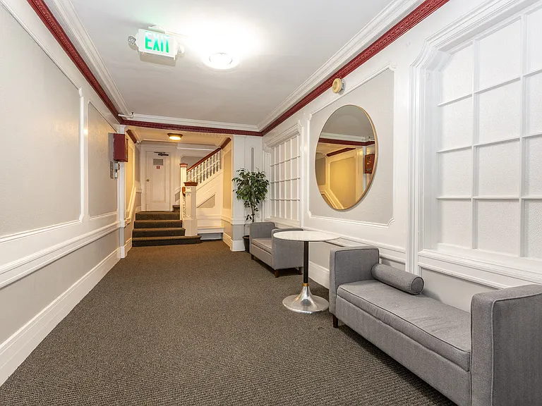 2360 Van Ness Ave — Photo 4