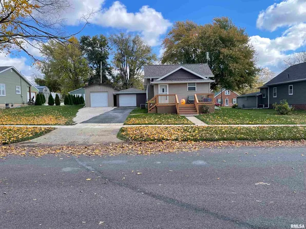 606 N Main St, Roanoke, IL 61561