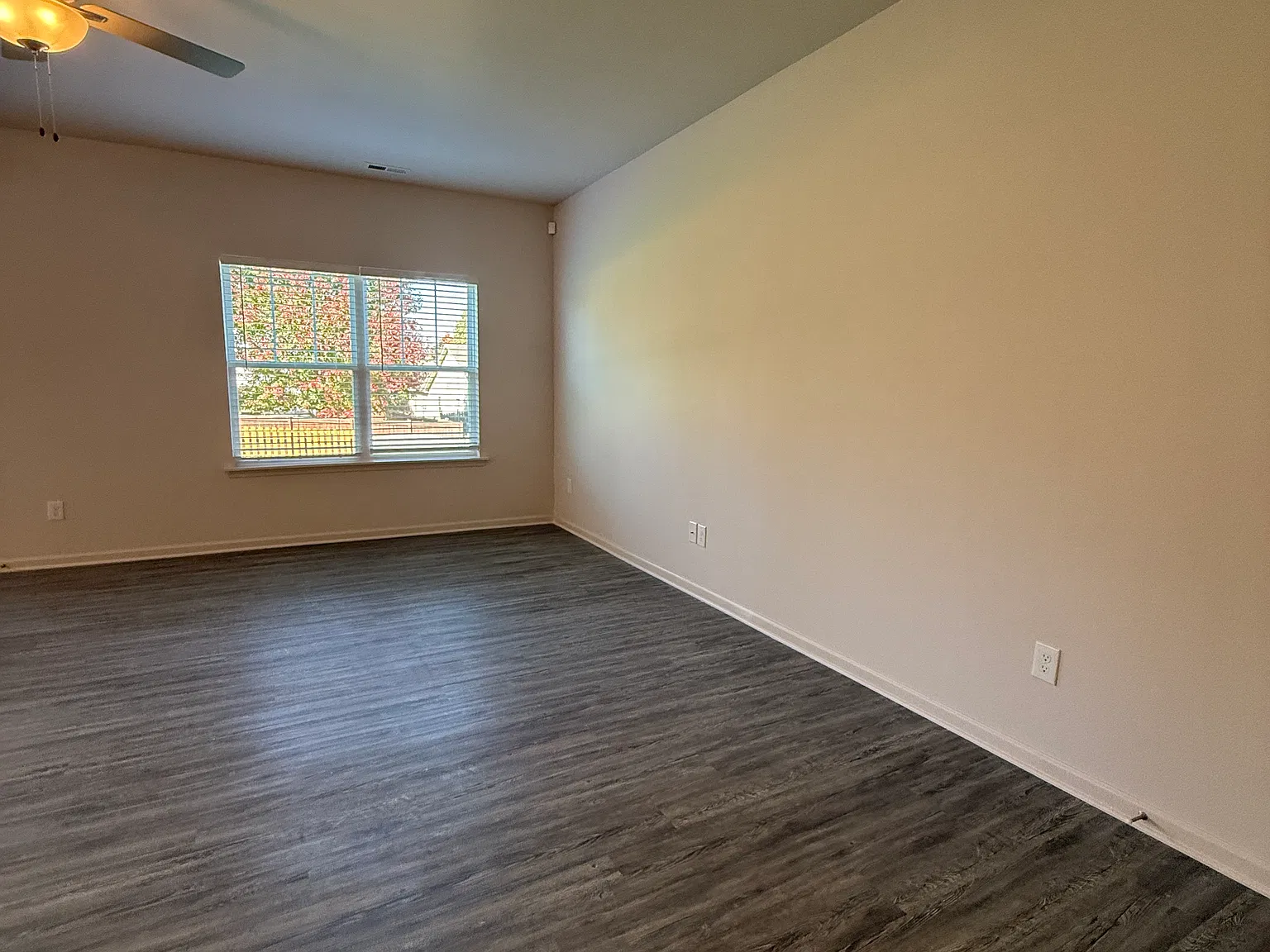 3 bed, 2.5 bath, 100 sqft, $2,595 — Photo 3