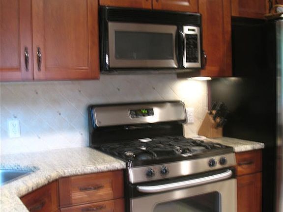 4th image of 26 Hudson St