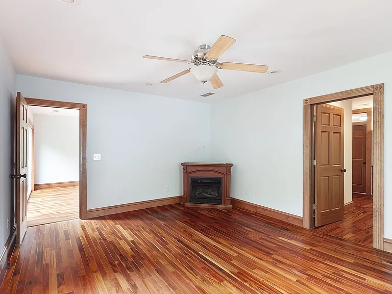 930 Park Ave SE — Photo 28