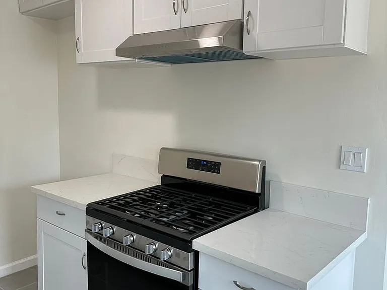1371 Hilda Ave — Photo 2