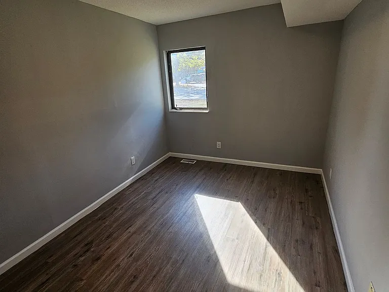1102 E Colorado Ave — Photo 15