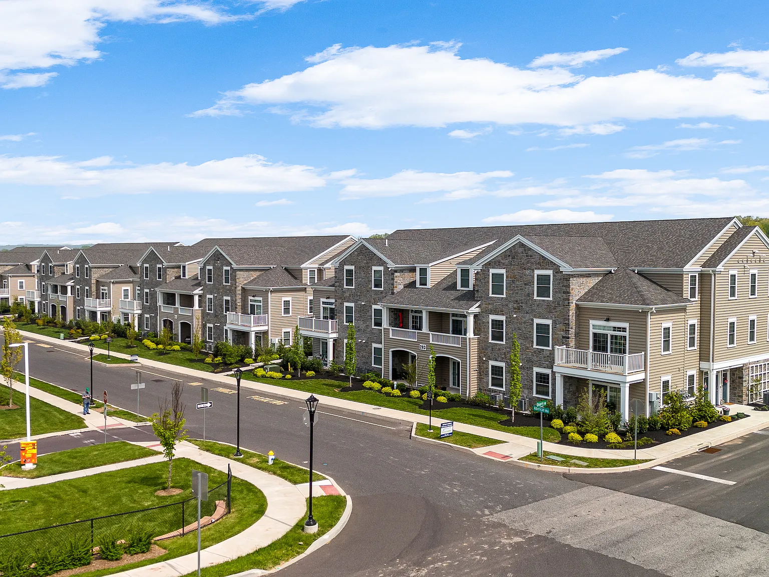 Mainland Pointe — Photo 2