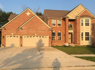 3978 Mesa Dr, Troy, MI 48083