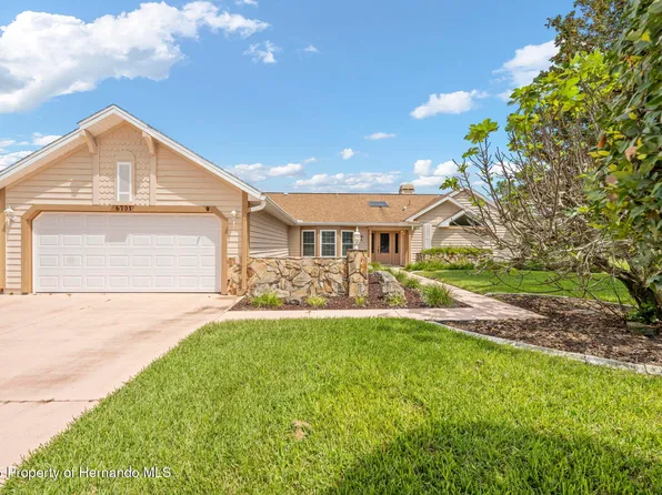 6701 Freeport Dr, Spring Hill, FL 34608