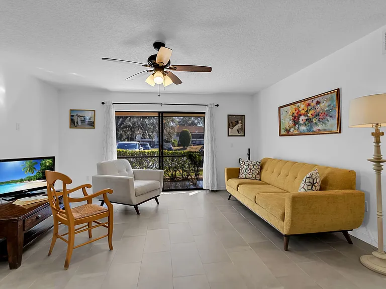 5749 Gardens Dr #5749 — Photo 6