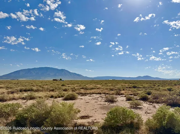 212 Drifter Rd, Carrizozo, NM 88301