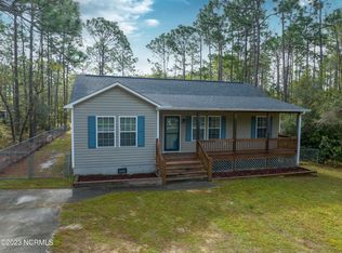 1836 Salisbury Rd, Southport, NC 28461