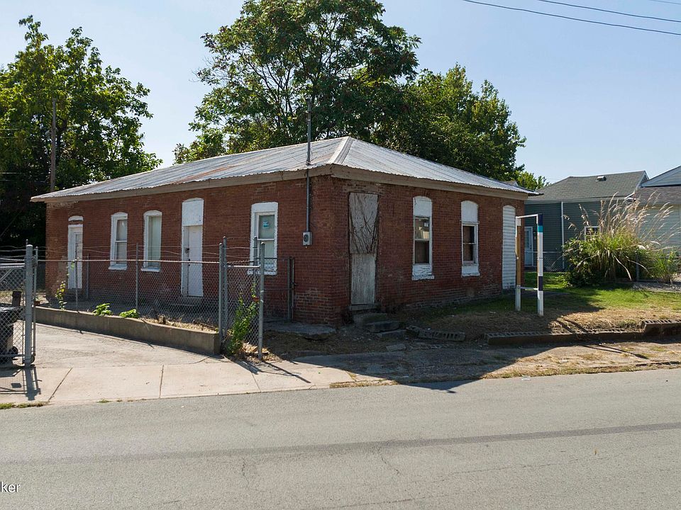 2nd image of 1720 Bank St