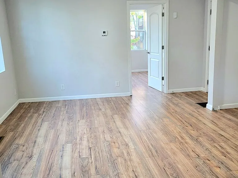 2450 Cleveland Blvd — Photo 3