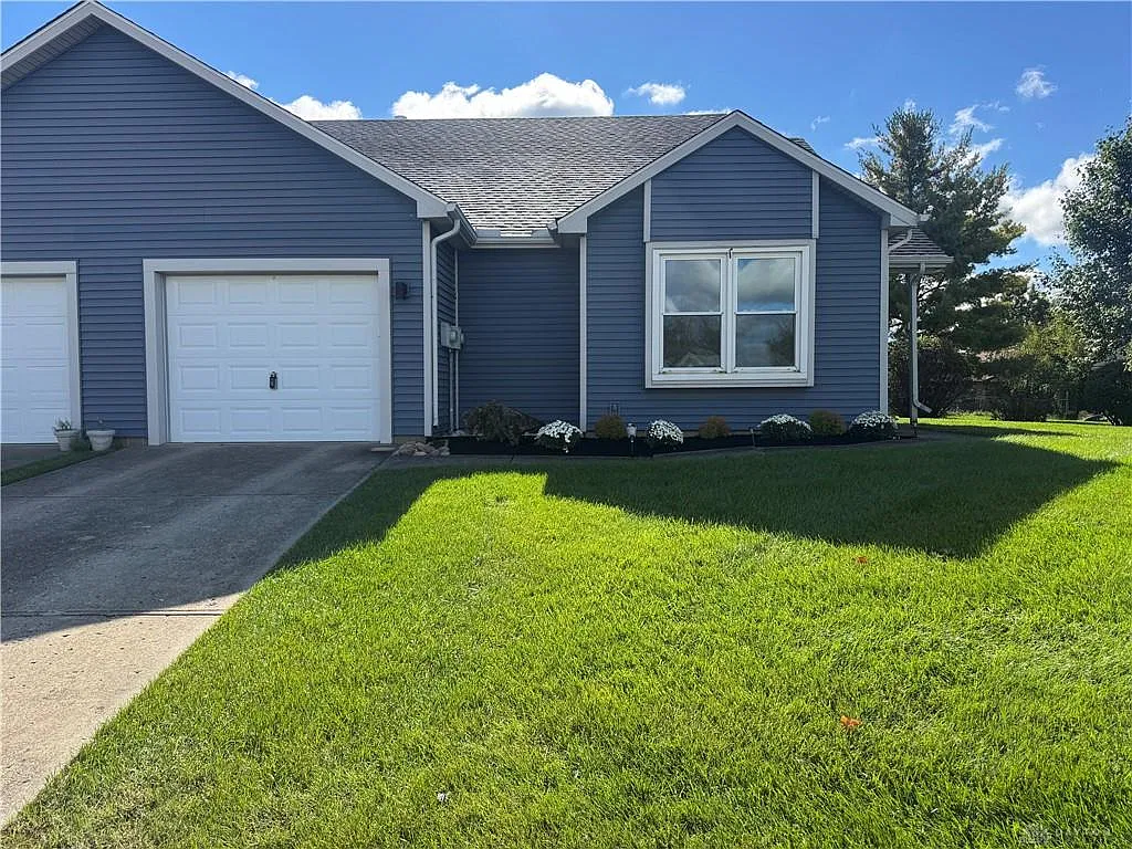 2 bed, 1.5 bath, 1174 sqft, $1,400 — Photo 1