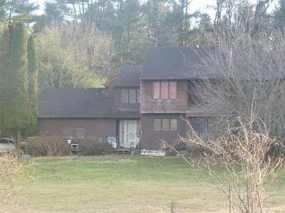 3rd image of 875 Frank Rd