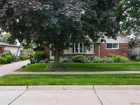 18230 Sylvan Ln, Fraser, MI 48026