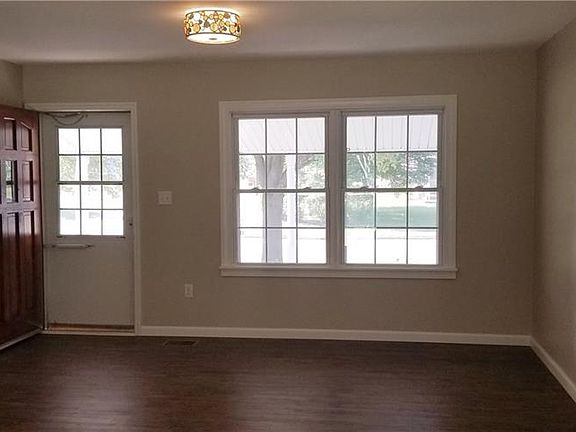 4th image of 636 Richard Dr