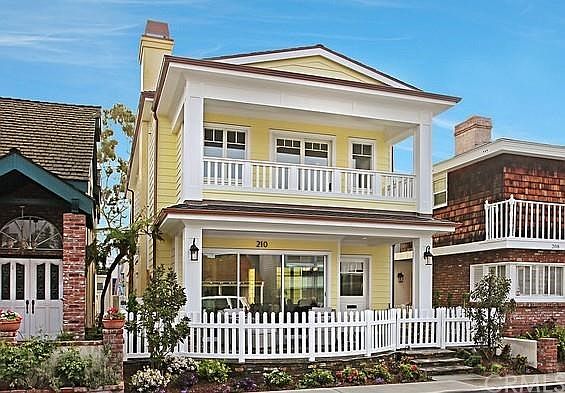 Captivating New Custom Home at 210 Onyx Avenue