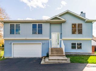 28781 N Washington Ave, Wauconda, IL 60084