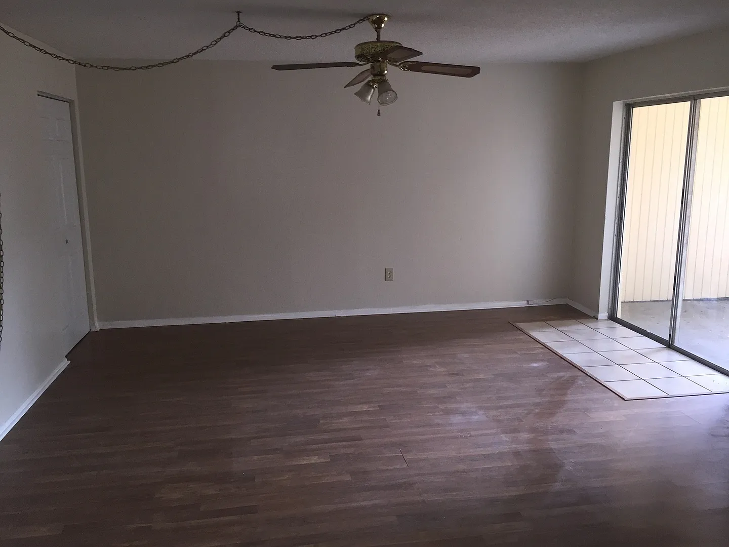 Spacious 4-Bedroom Townhouse — Photo 4
