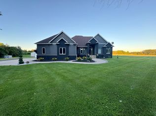 30359 Fox St NW, Cambridge, MN 55008