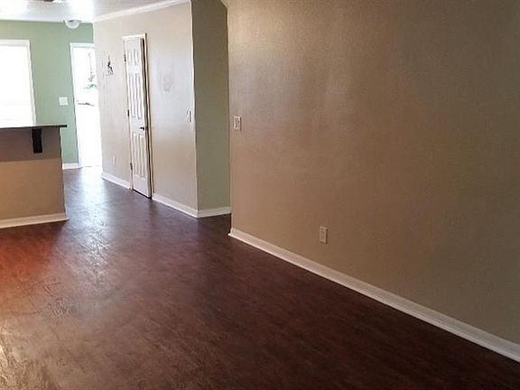 5th image of 801 Brigadoon Dr